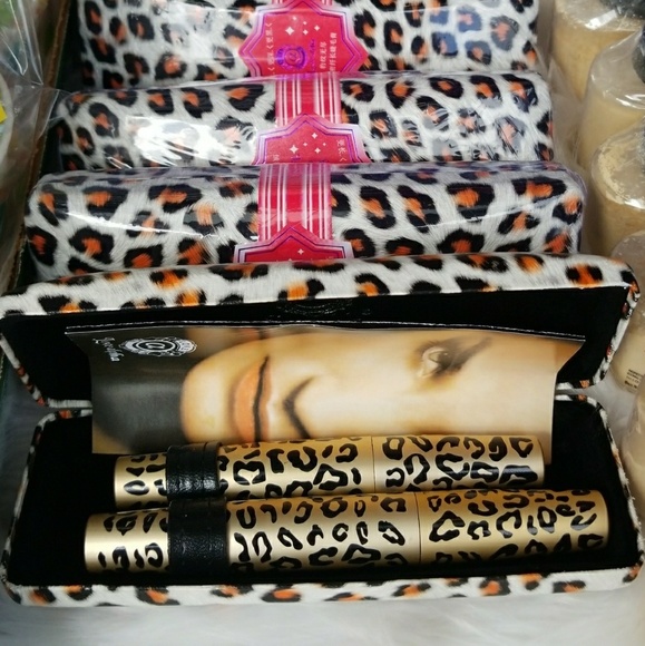 NEW 3D Mascara - Picture 1 of 2